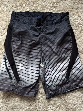 U.S. APPAREL Men's Black & Gray Board Shorts